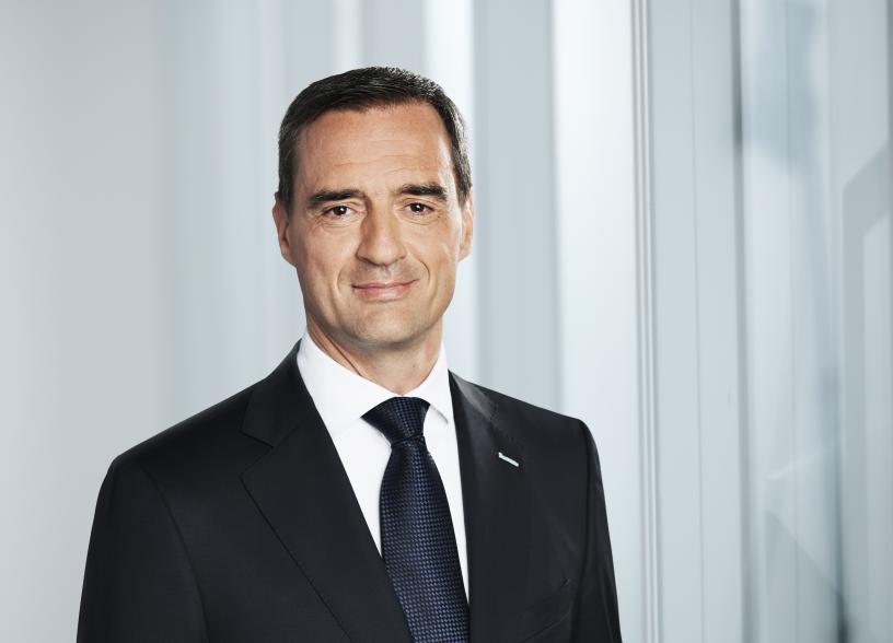 Dr. Tobias Fischer